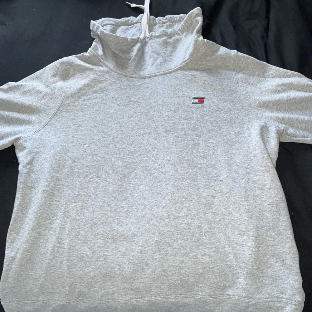 Grey Tommy Hilfiger crewneck